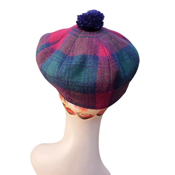 VTG Tartan wool newsboy cap / tam with pom — made in Ireland by Jonathan Richard